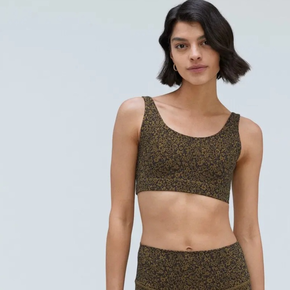 •Everlane Perform Bra